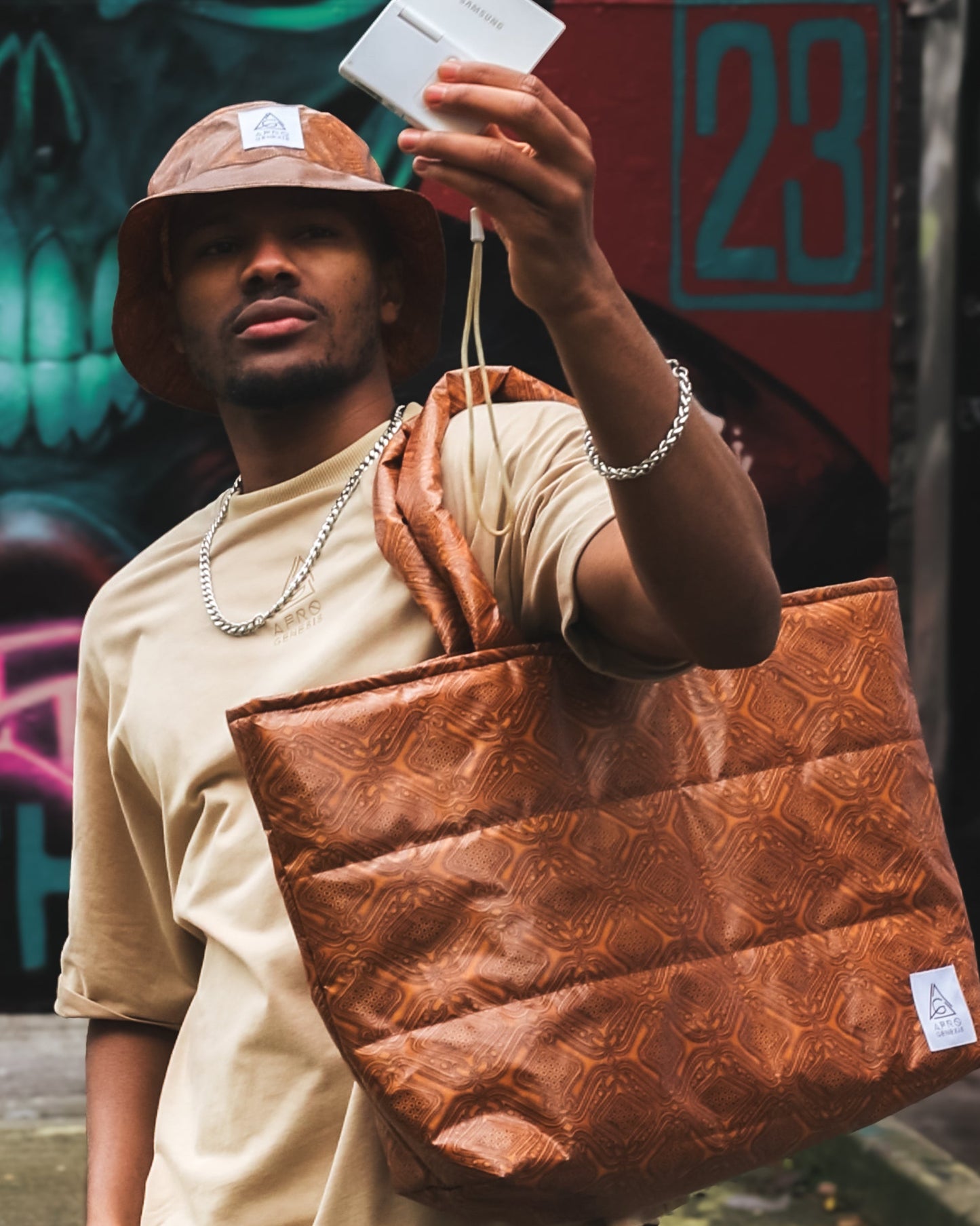 Chapéu em padrão africano impermeável