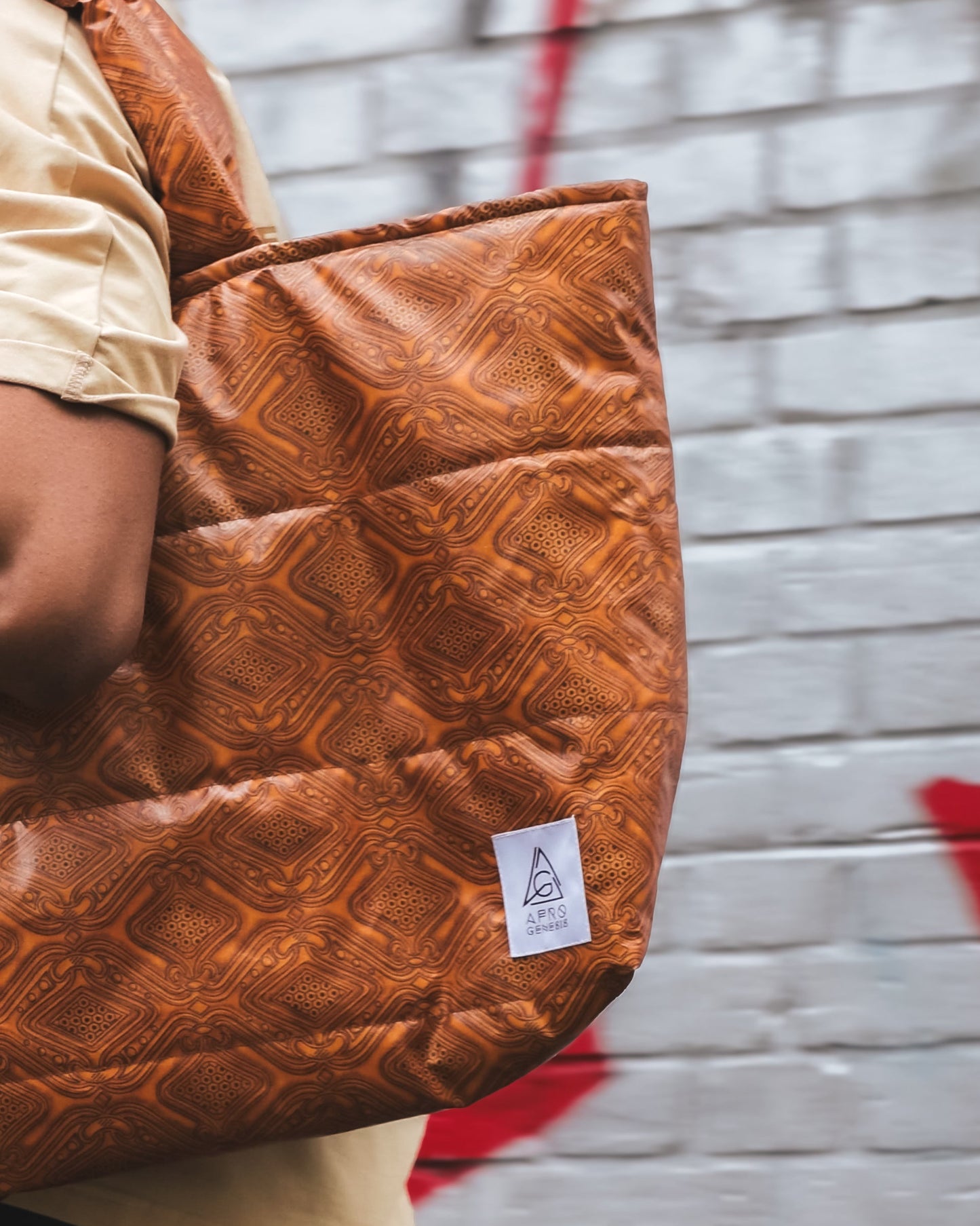 Shopper em padrão africano impermeável