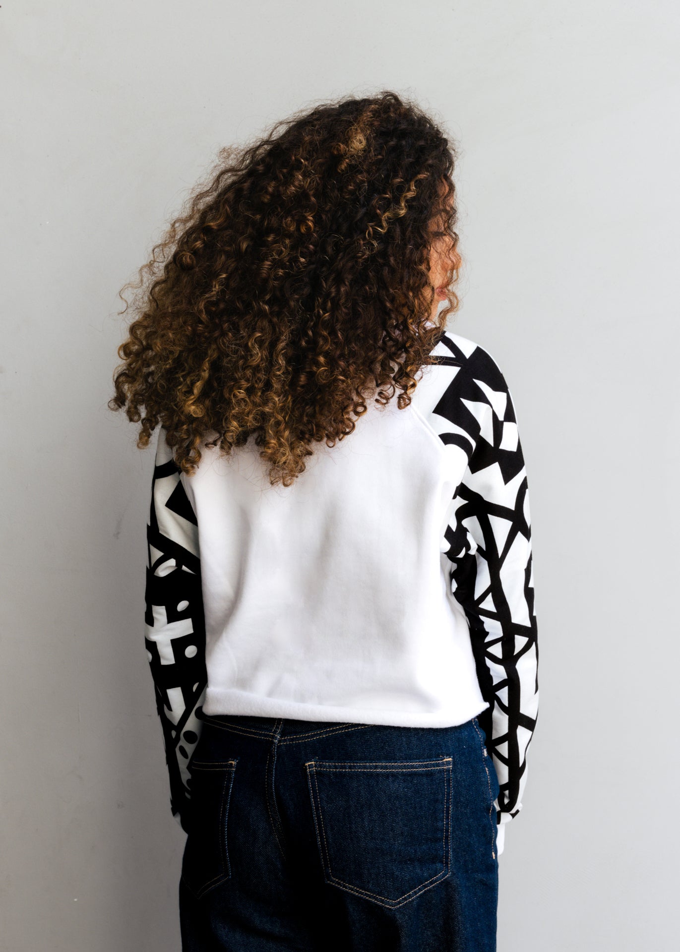 Sweatshirt raglan com capulana