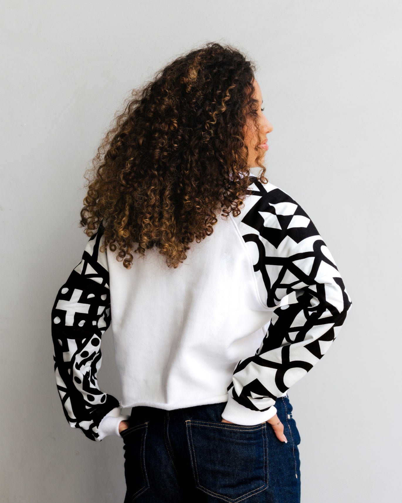 Sweatshirt raglan com capulana