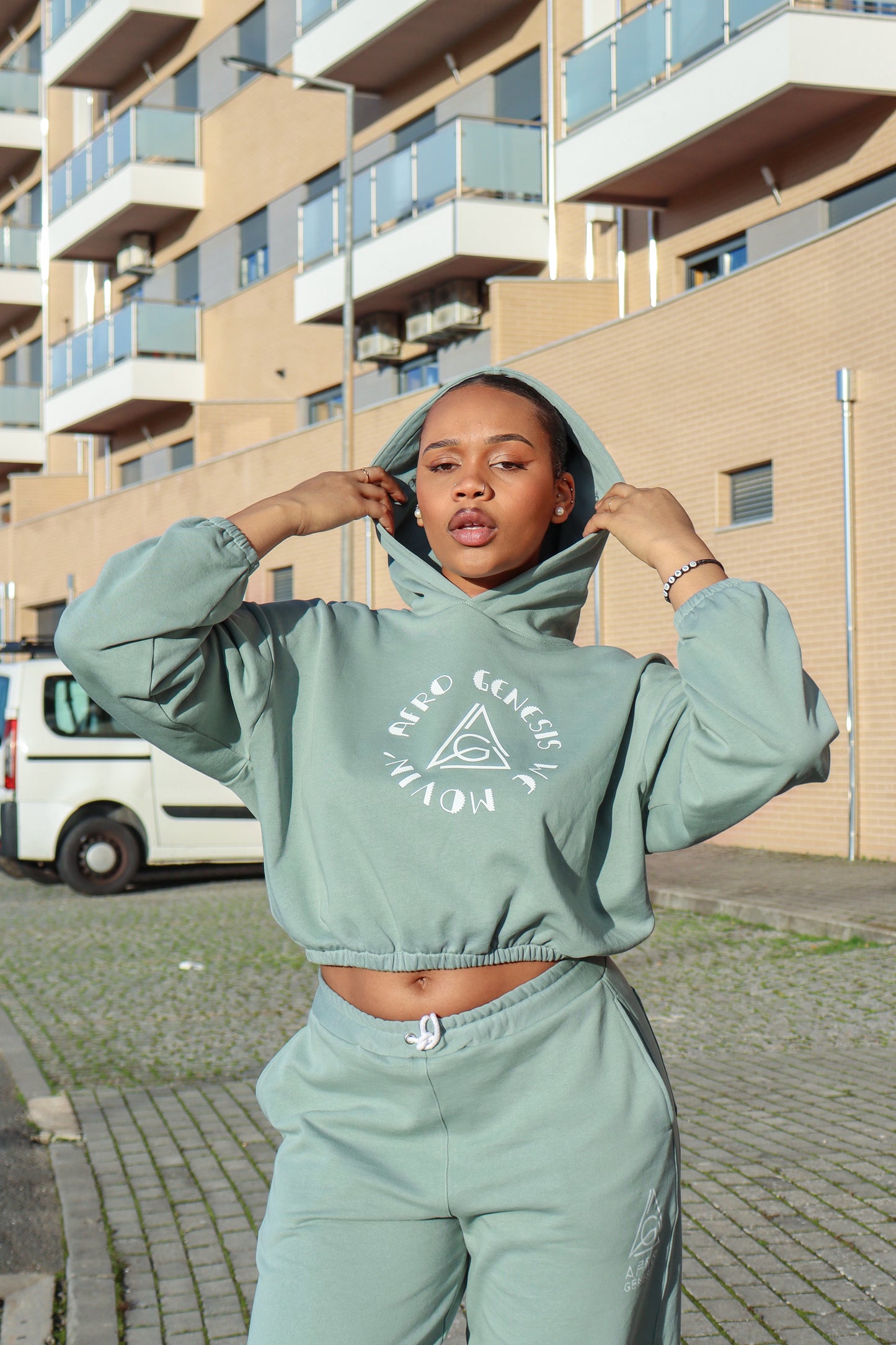 Hoodie curto com estampa