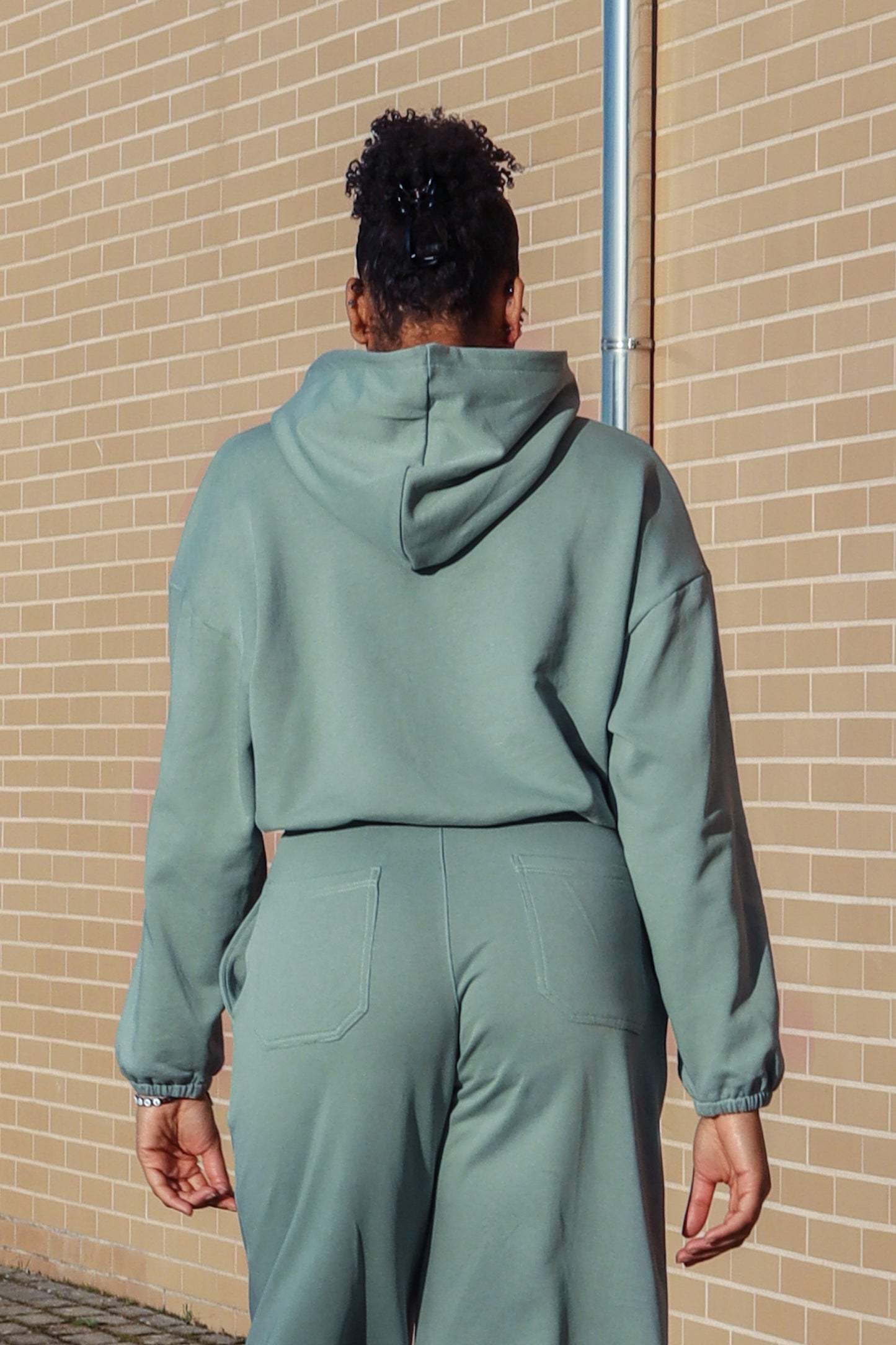 Hoodie curto com estampa