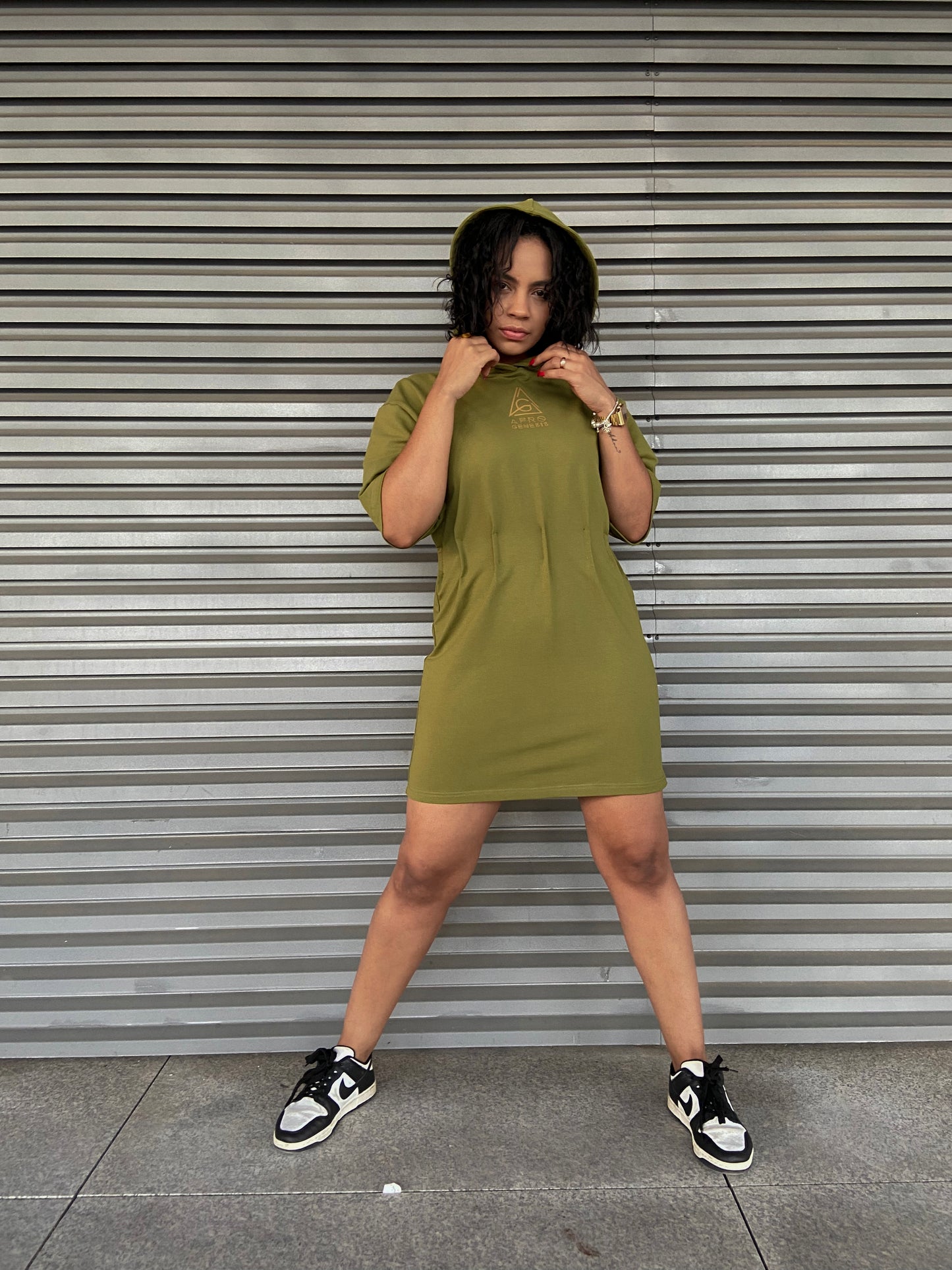 Vestido T-shirt com Capuz