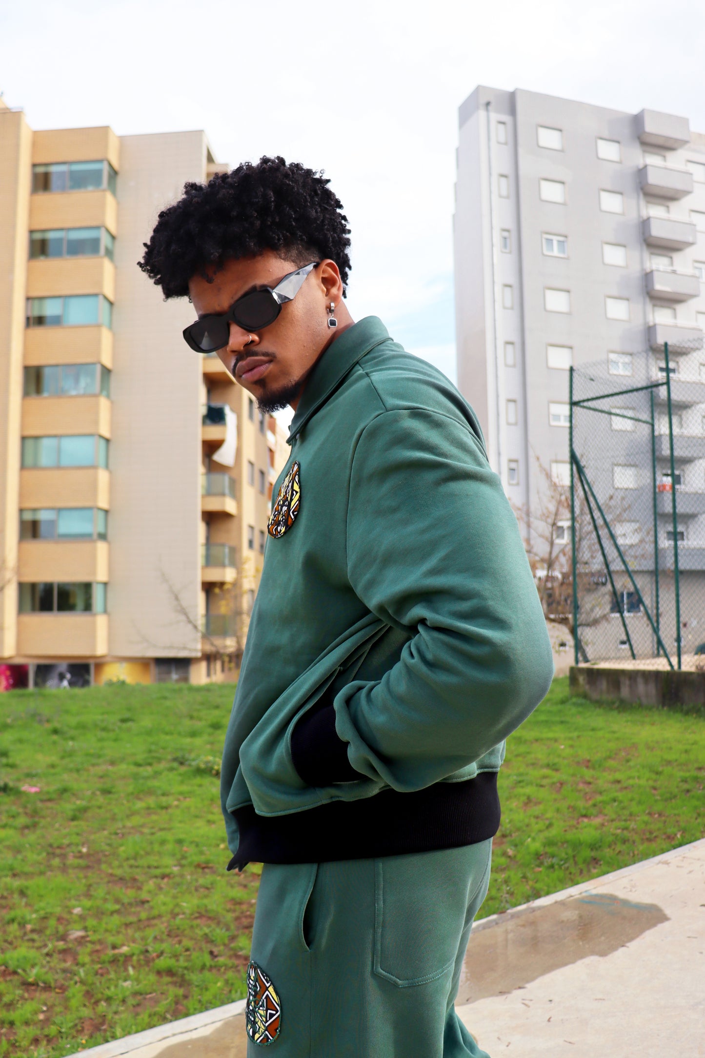 Bomber Jacket com bordado em pano africano