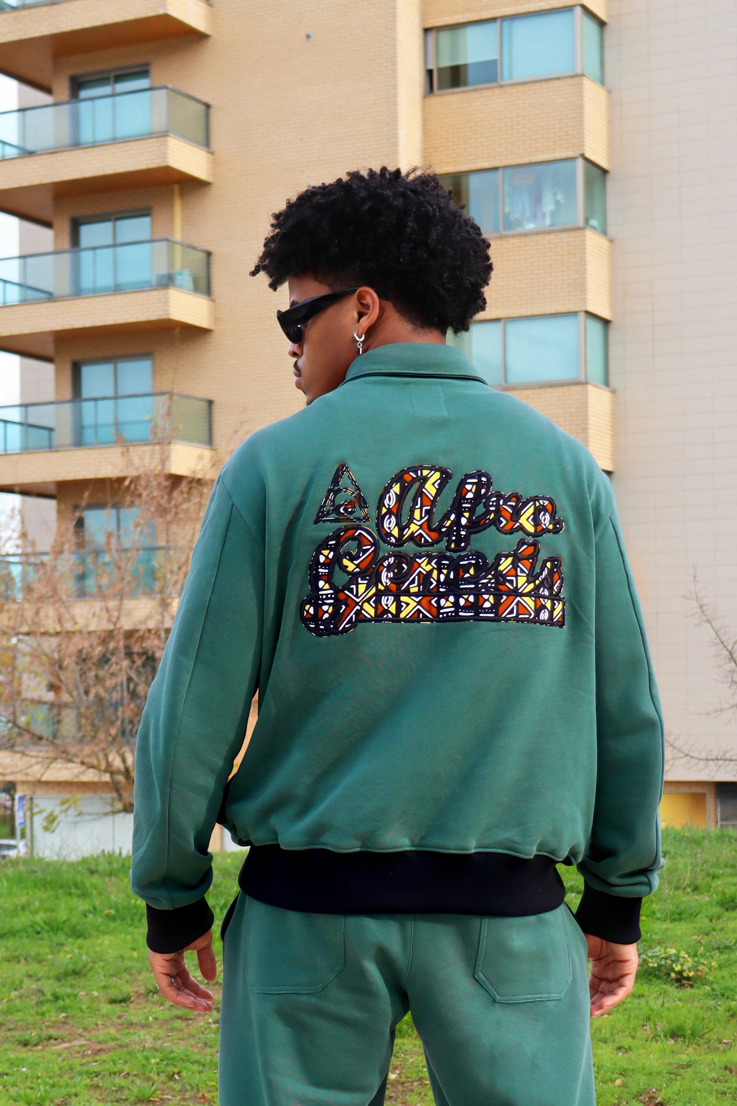 Bomber Jacket com bordado em pano africano