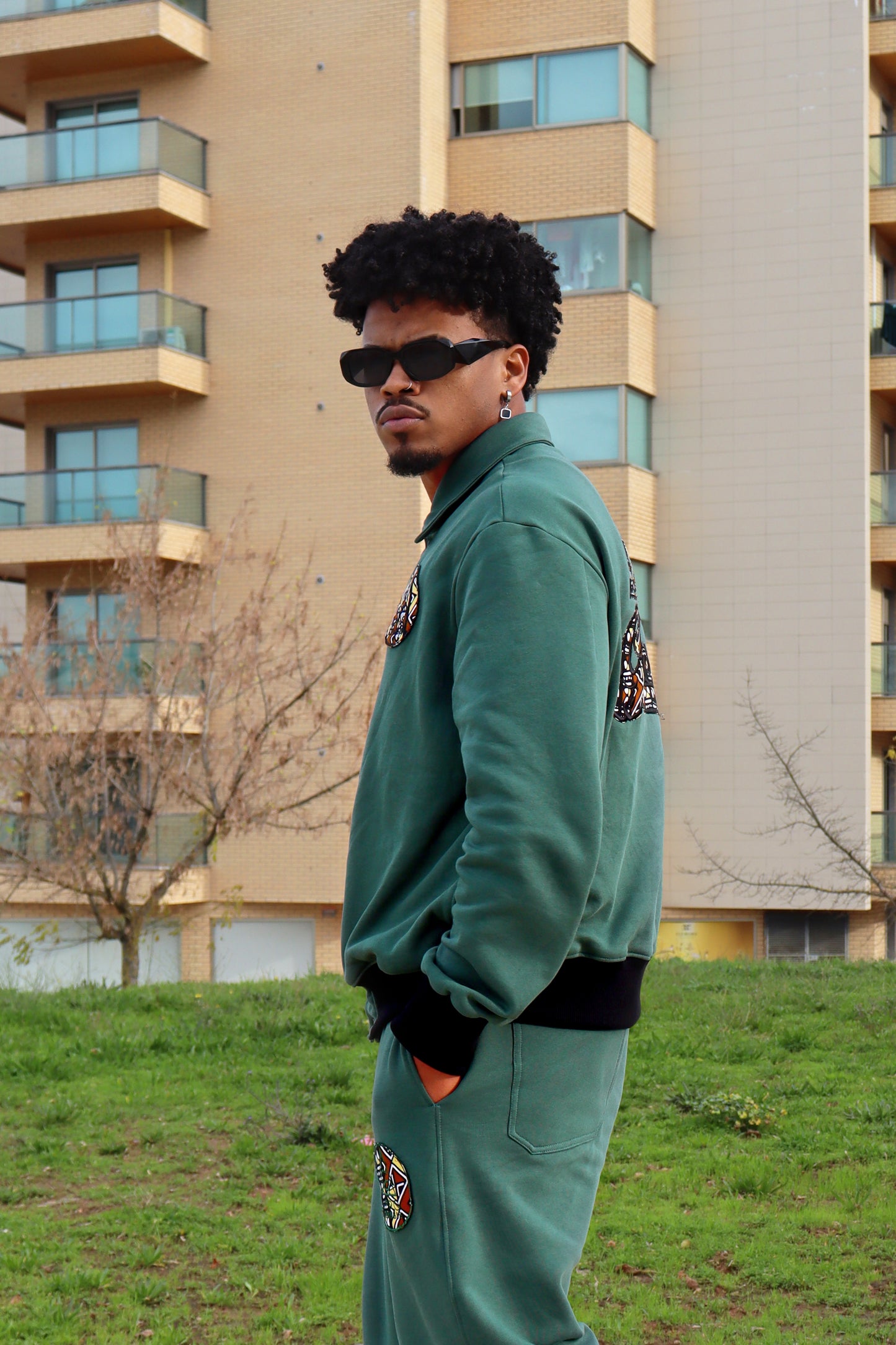 Bomber Jacket com bordado em pano africano