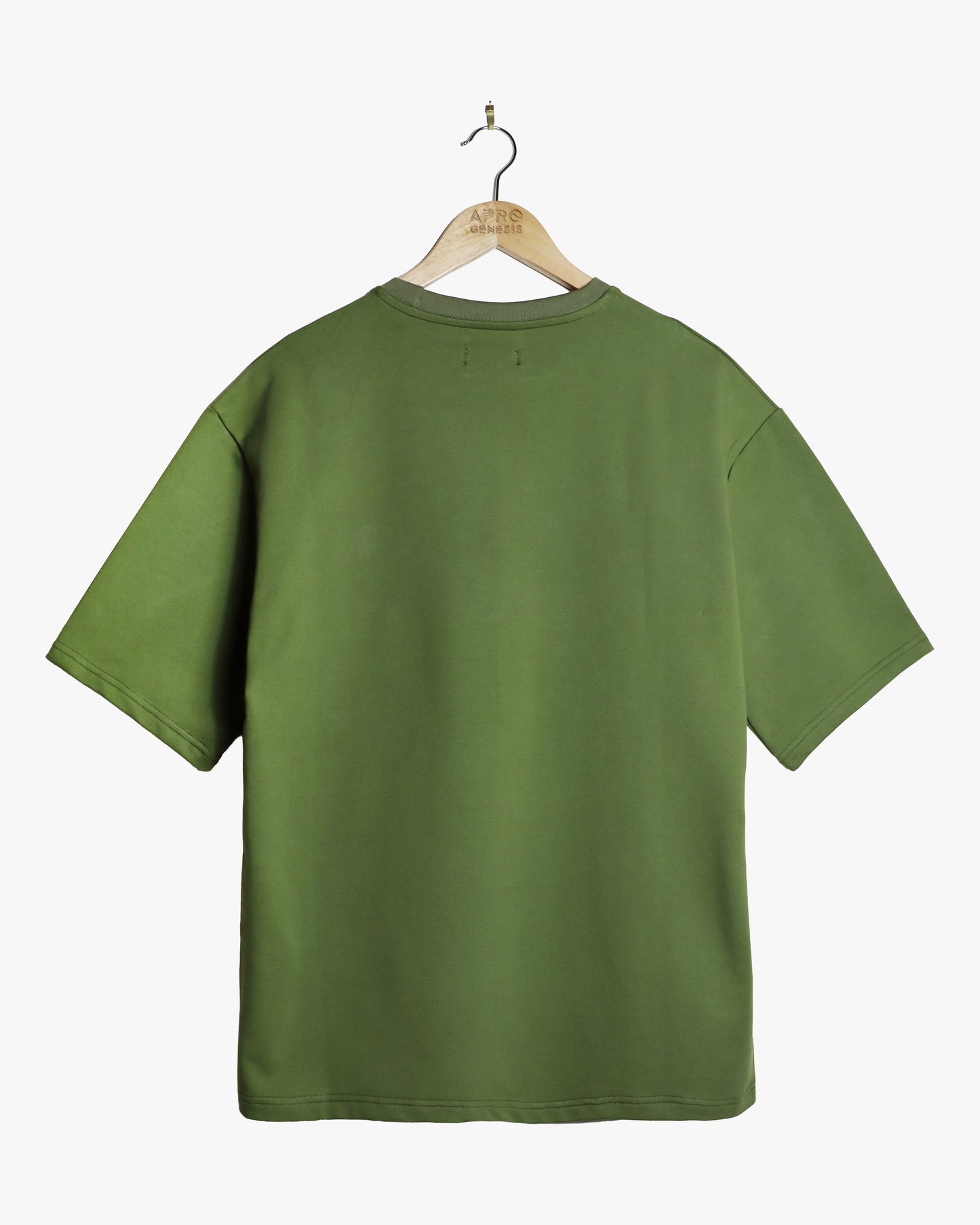 T-shirt com bolso em tecido africano