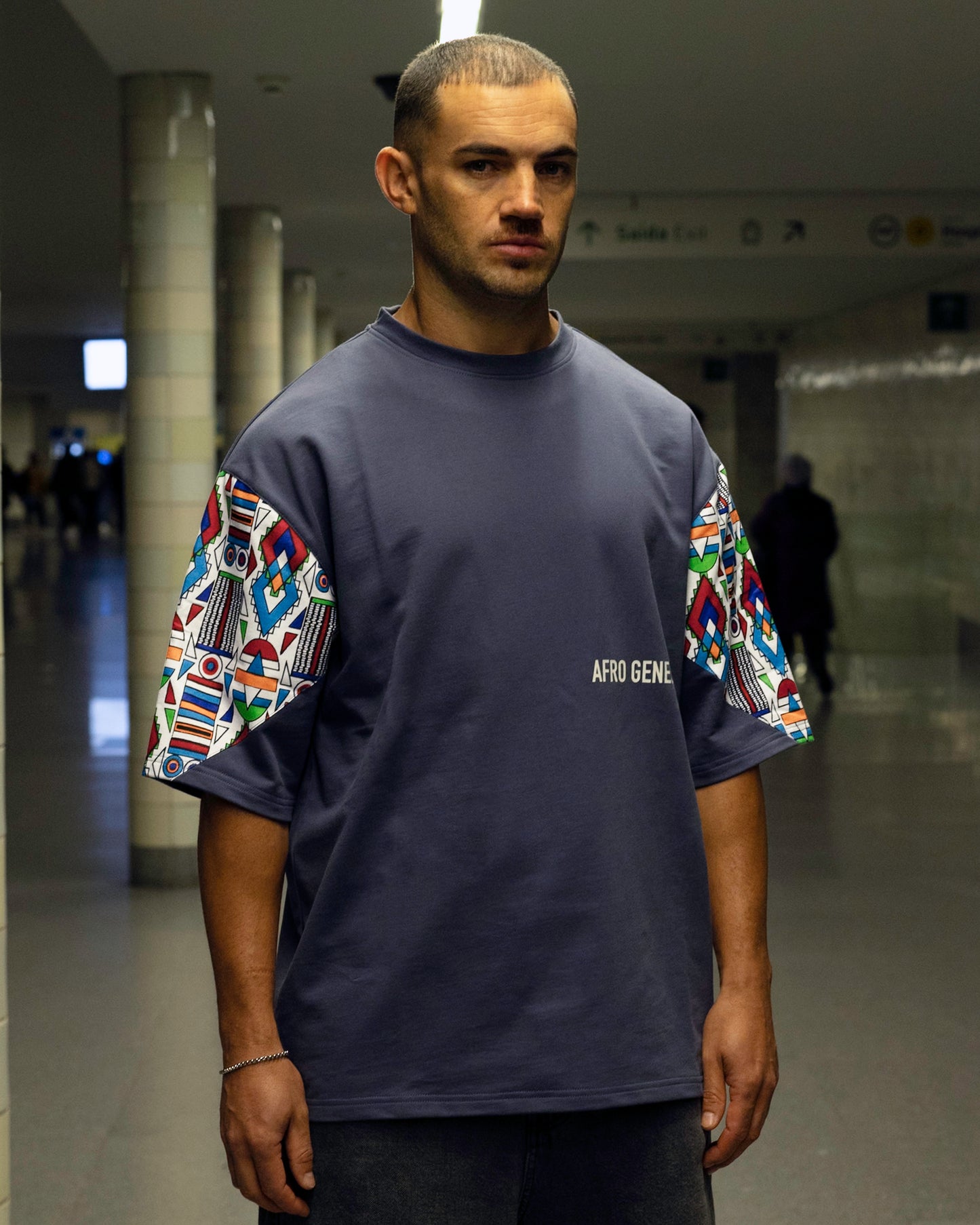 T-shirt detalhes em capulana