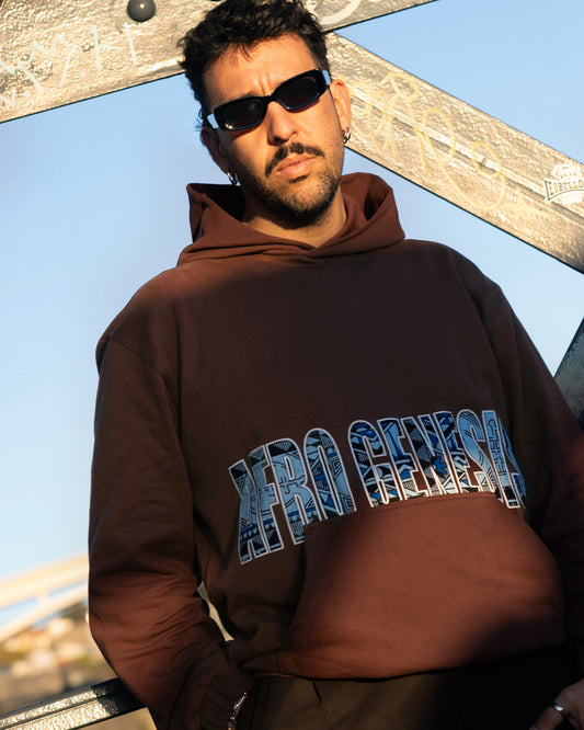 Hoodie com bordado em capulana