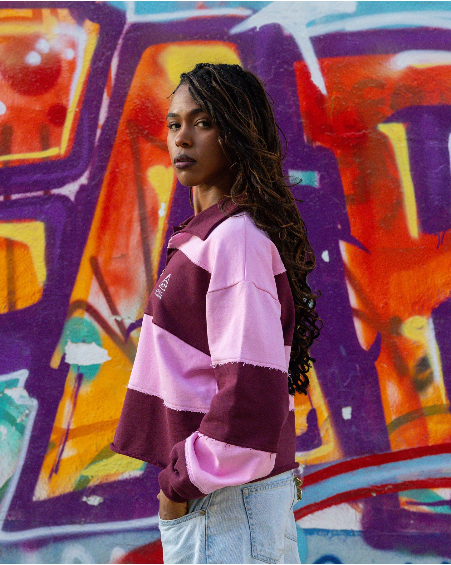 Sweatshirt polo com riscas bordadas