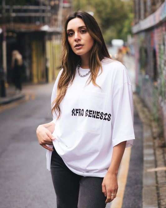T-shirt oversize com bolso
