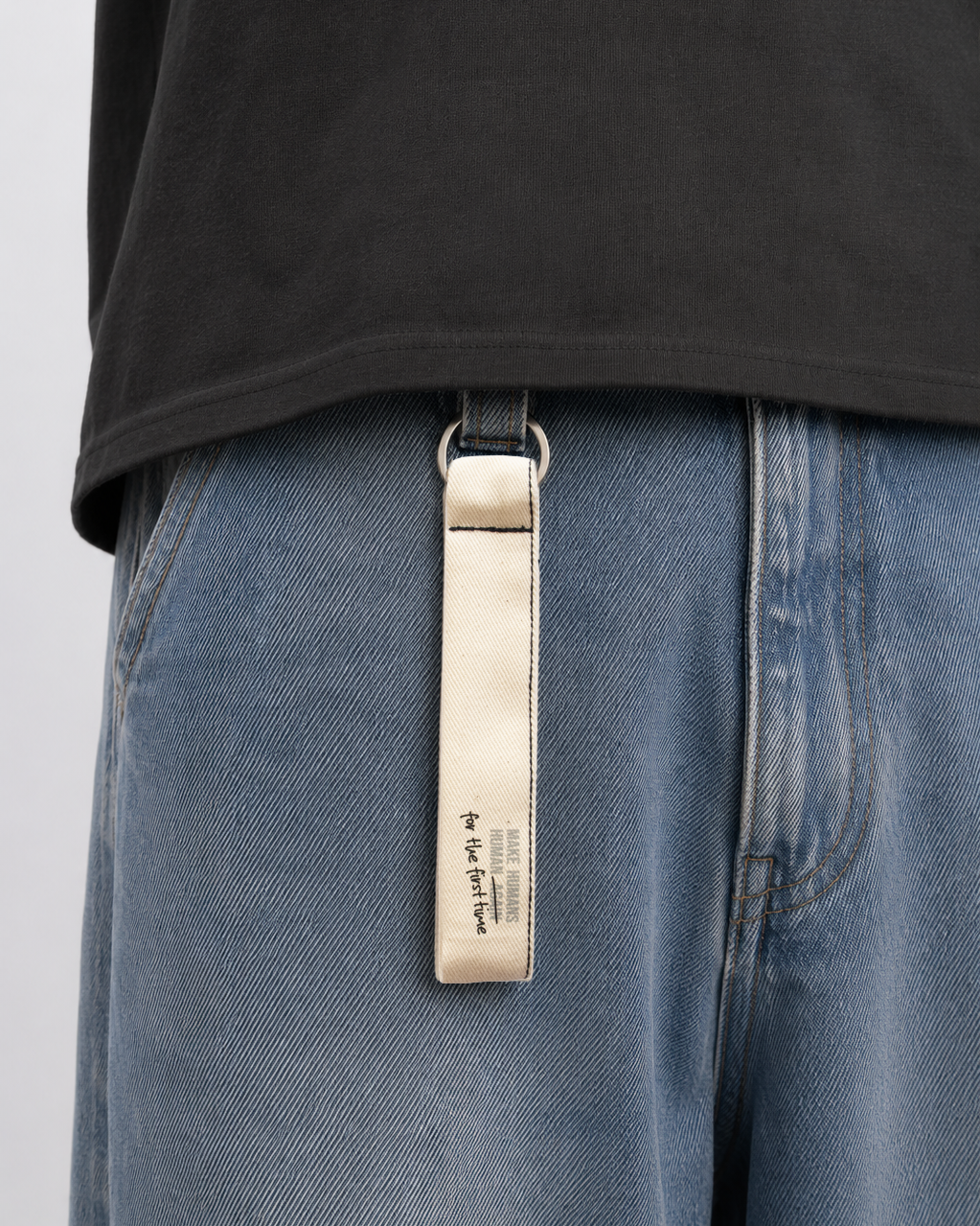 Porta-chaves MAKE HUMANS HUMAN