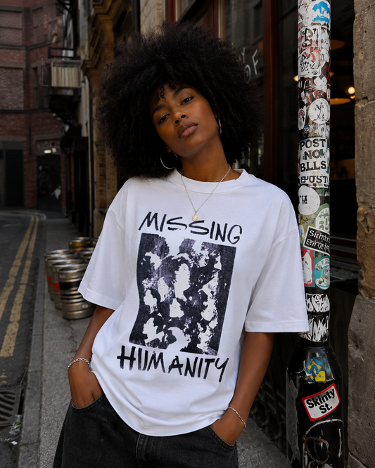 T-shirt MISSING HUMANITY - AFRO GENESIS X MAIS OU MENOS ASSIM
