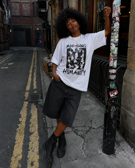 T-shirt MISSING HUMANITY - AFRO GENESIS X MAIS OU MENOS ASSIM