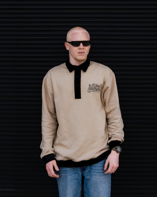 Polo oversize bege com detalhes