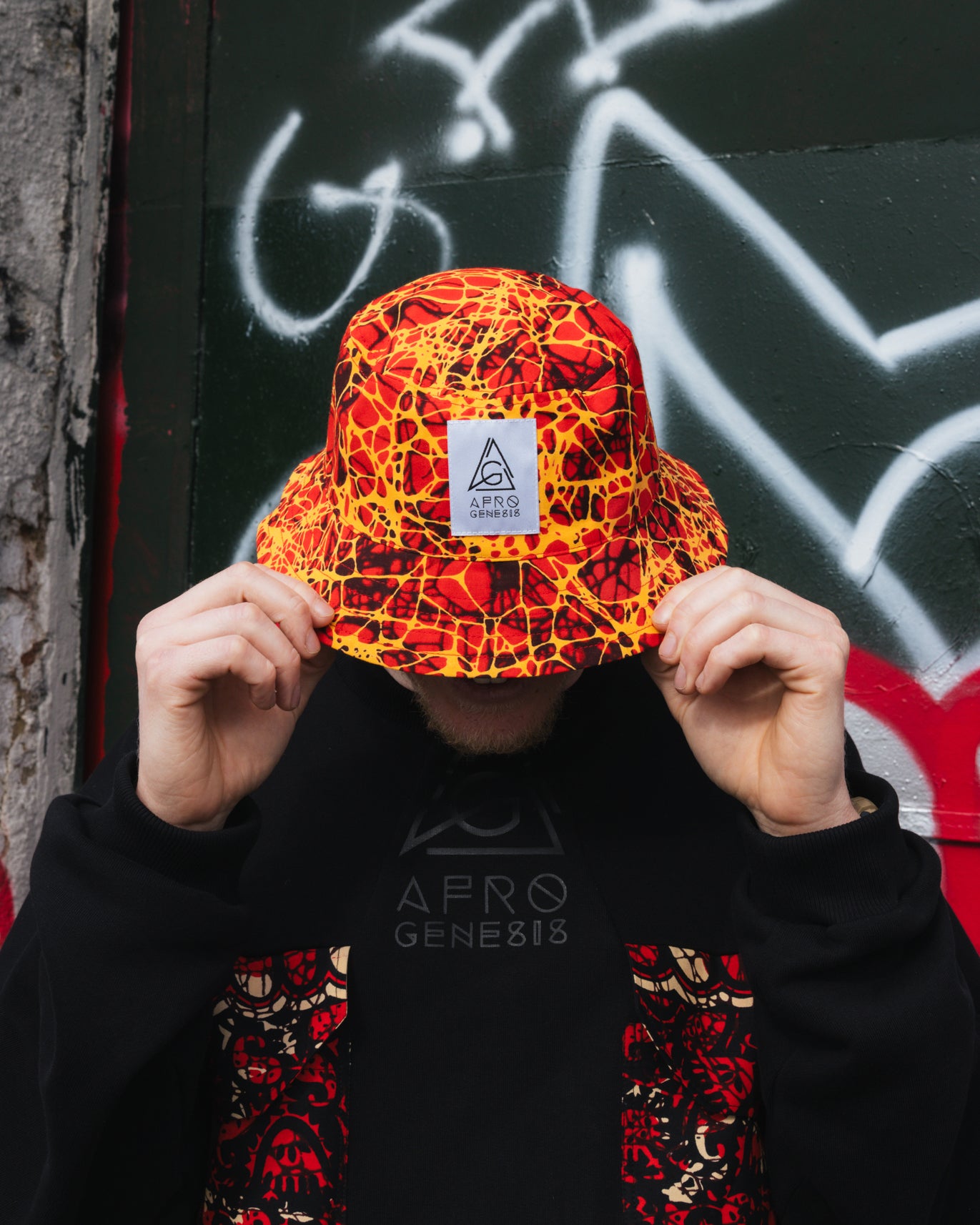 Chapéu em padrão africano