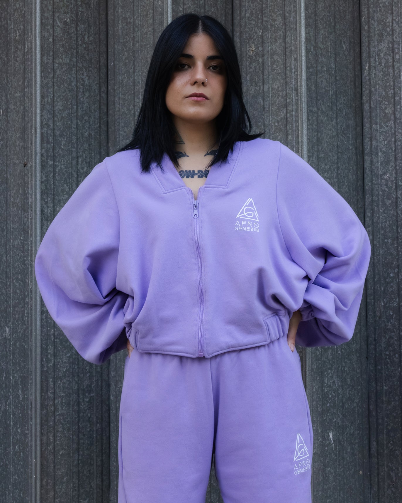 Casaco bomber com decote em V e mangas balão