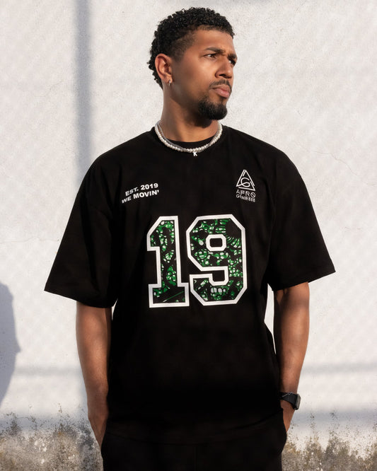 T-shirt oversize com bordado em capulana