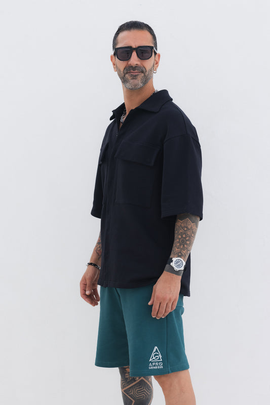 Camisa com gola e bolsos de abas